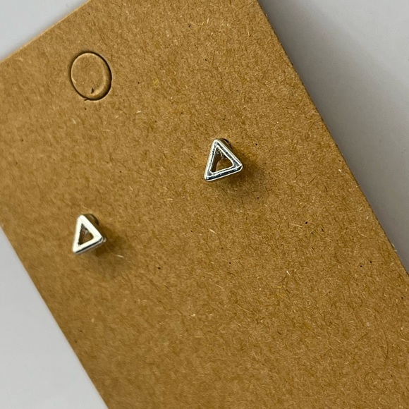 Different shaped silver stud earrings - Picture 3 of 10